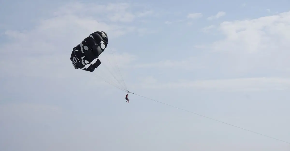 Comment bien choisir son parachute pour un saut réussi