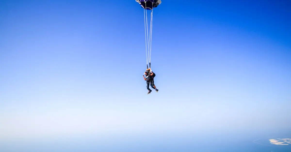 Les essentiels pour réussir votre premier saut en parachute