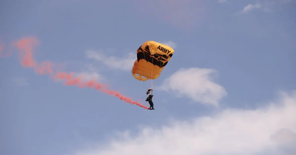 Les conseils essentiels pour réussir son premier vol en parachute