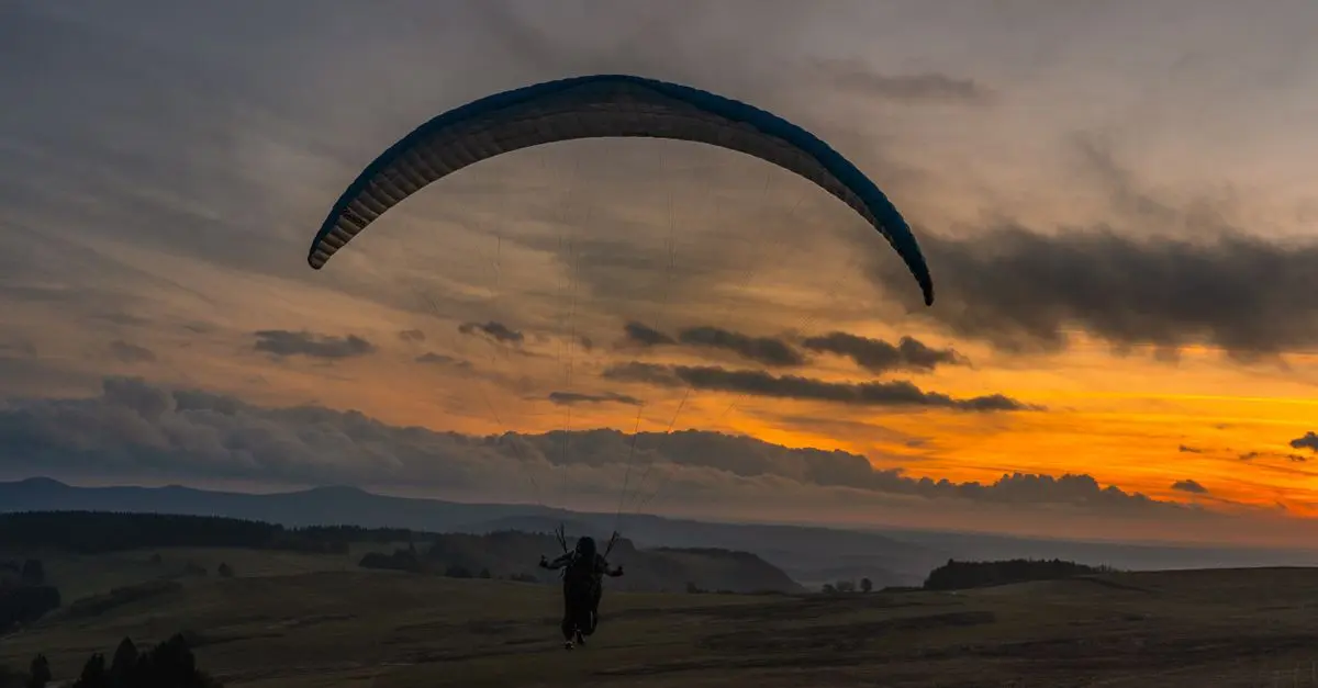 Comparatif : Parapente vs Parachute, lequel choisir ?