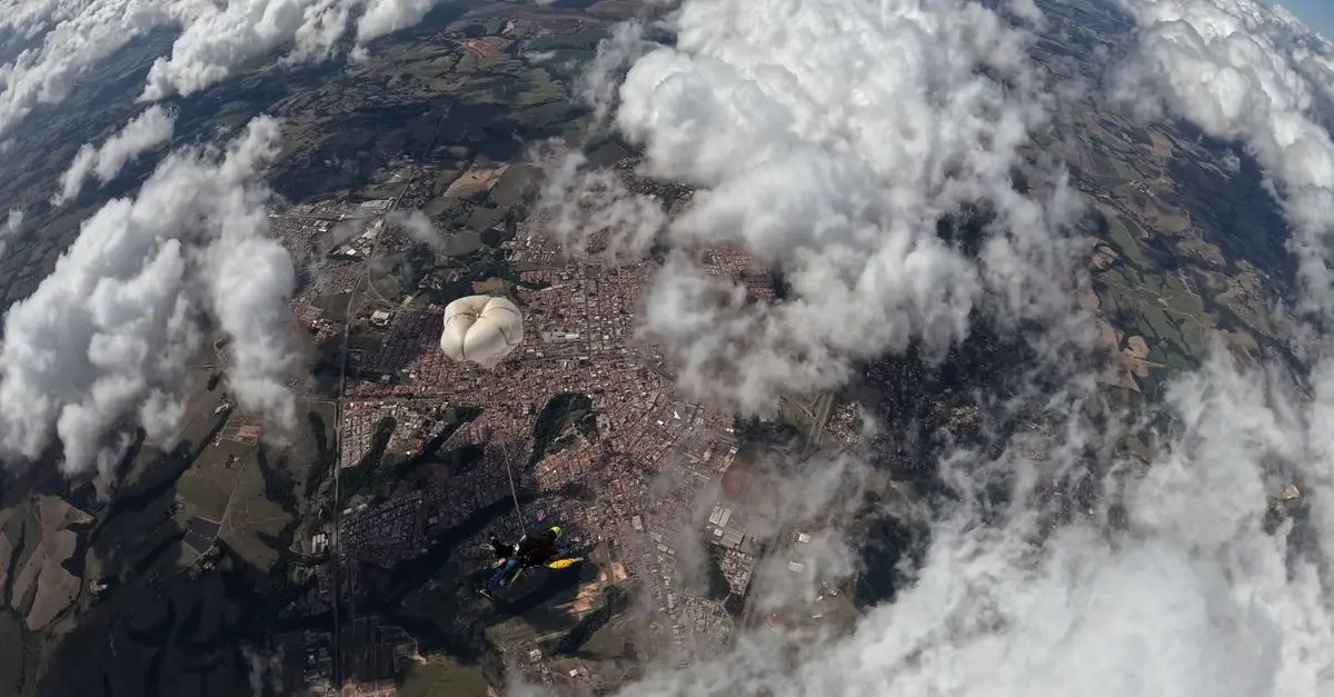 Les meilleures astuces pour réussir votre saut en parachute