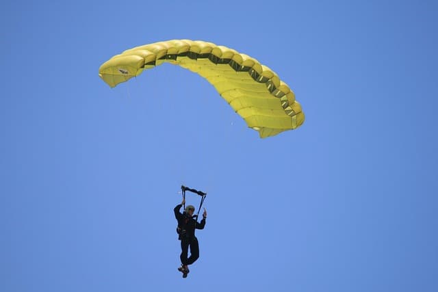 Les meilleures astuces pour réussir votre saut en parachute